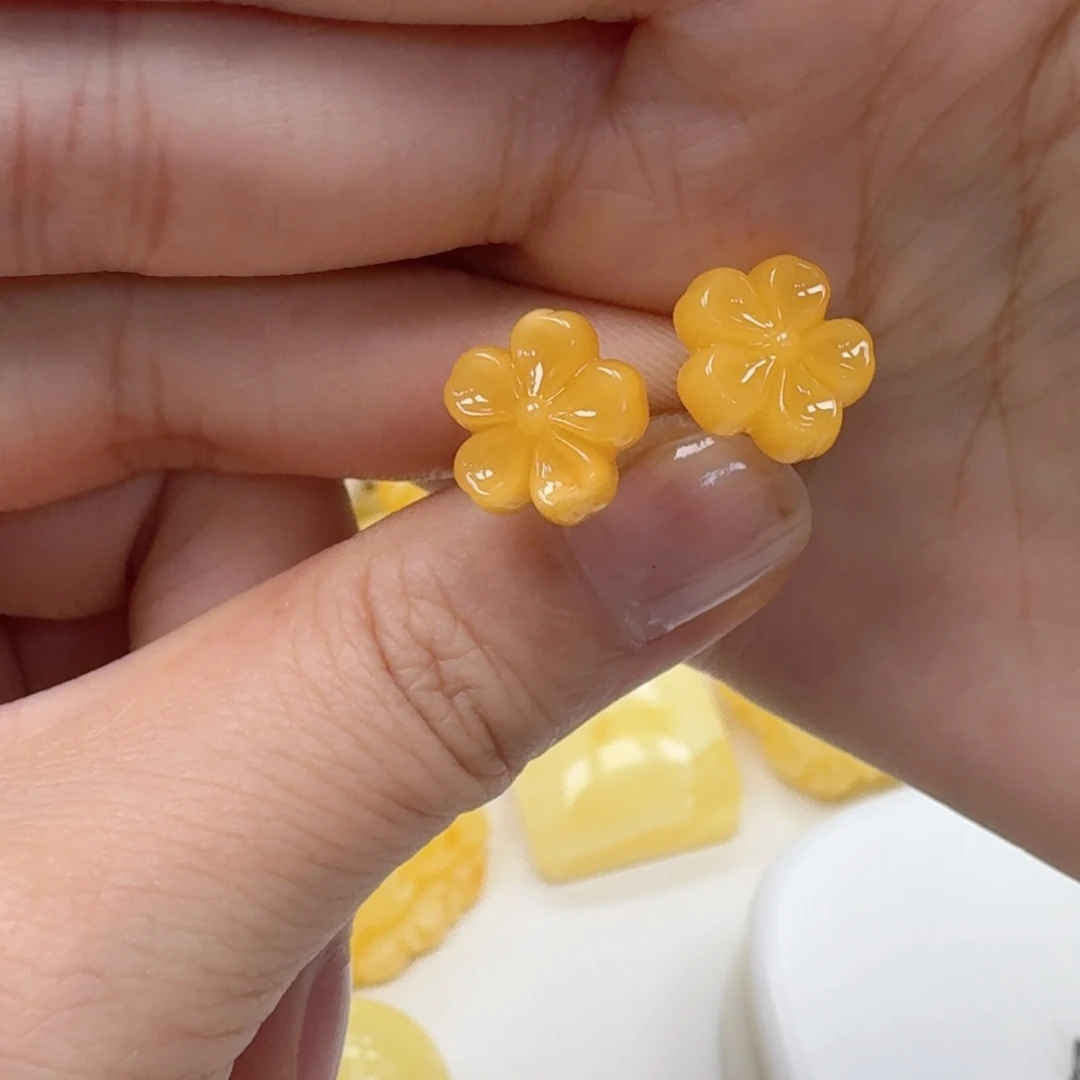 琥珀未镶嵌珠宝奇石配饰