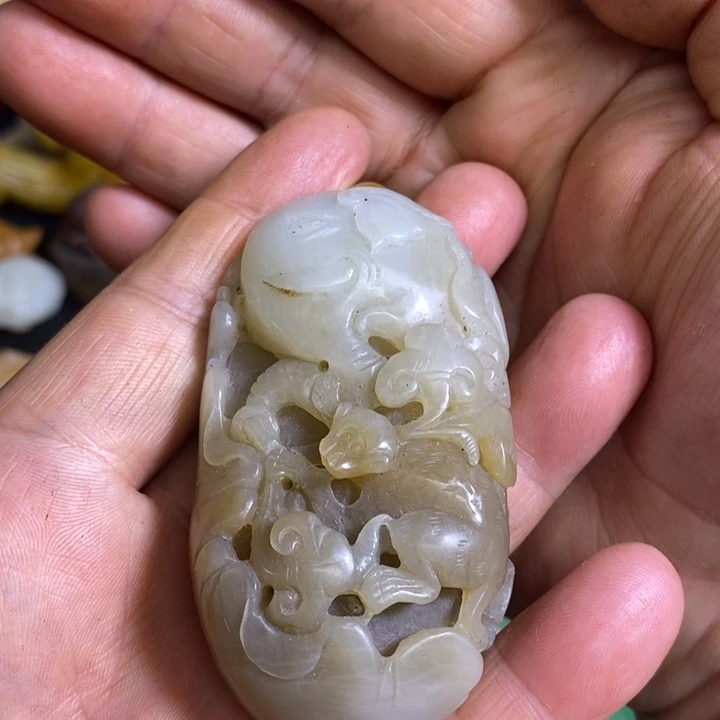 未镶嵌和田玉（糖玉）挂件