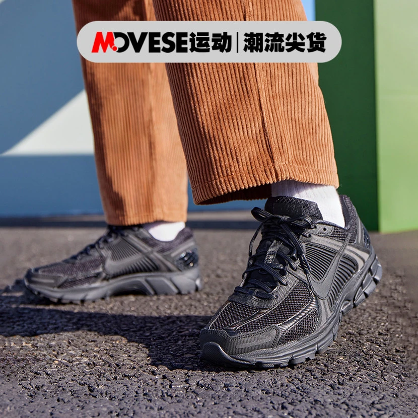NIKE/耐克Air Zoom Vomero 5黑武士男子透气缓震跑步鞋BV1358-003
