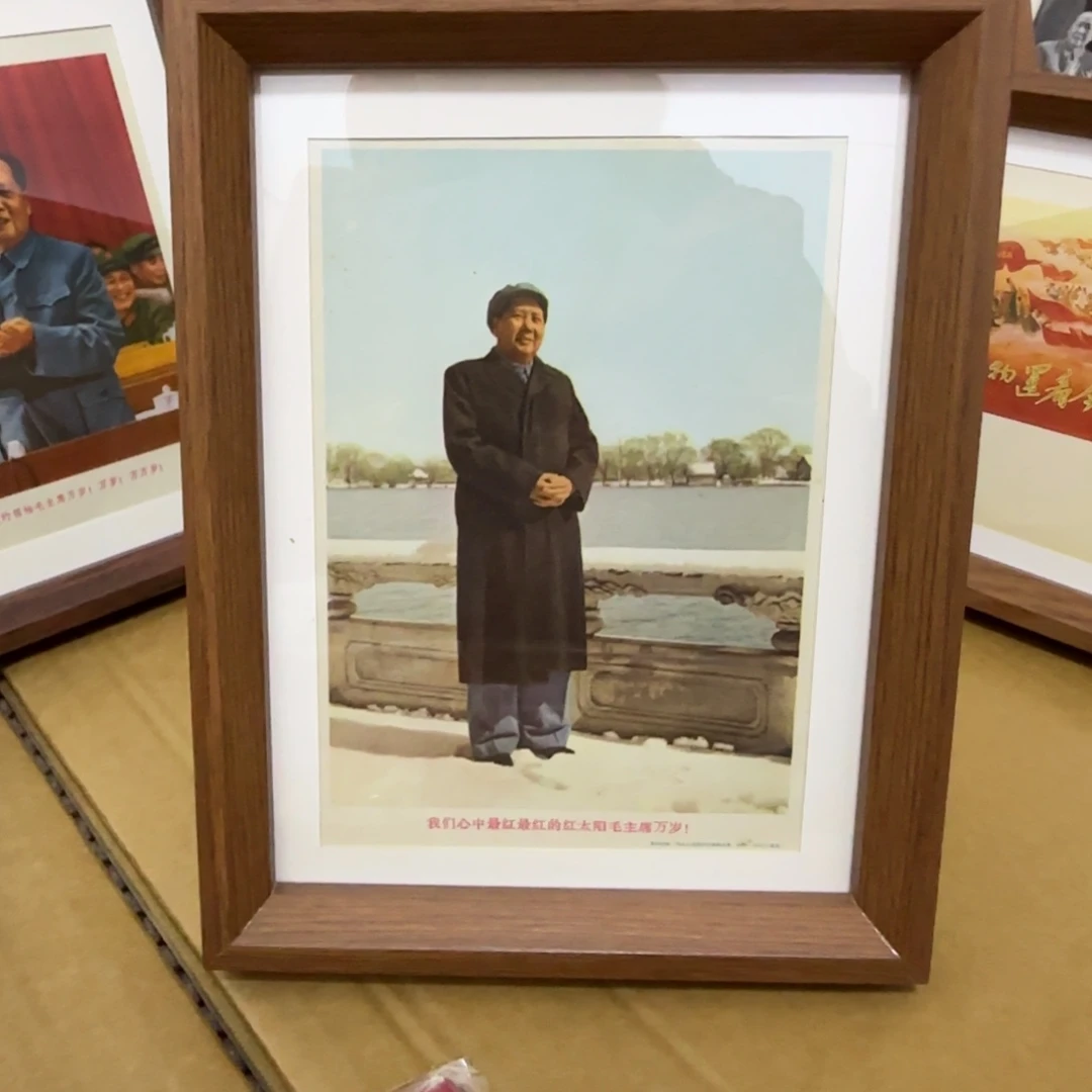 32开摆台 爷爷在杭州西湖