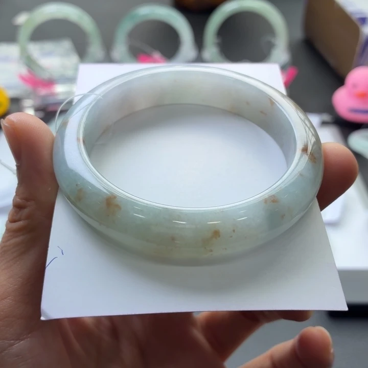 翡翠手镯未镶嵌翡翠手镯