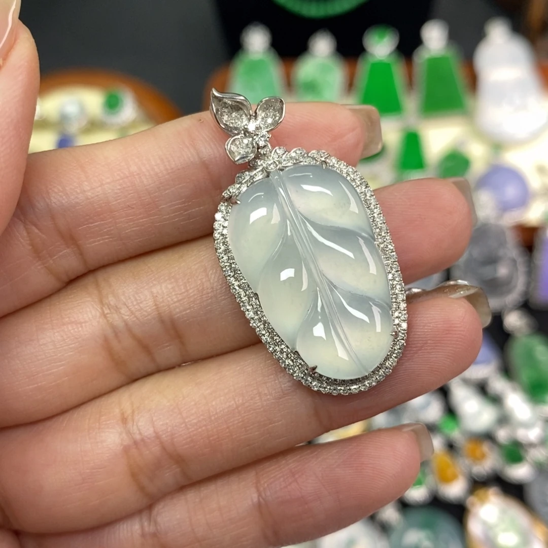 翡翠18K金镶嵌颈饰A货翡翠