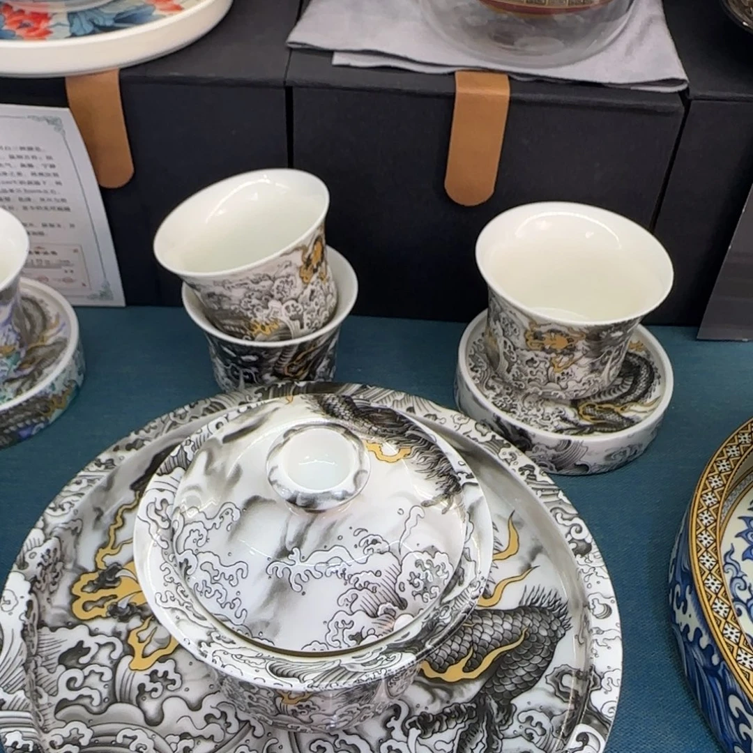 这些盖碗真好看！！！