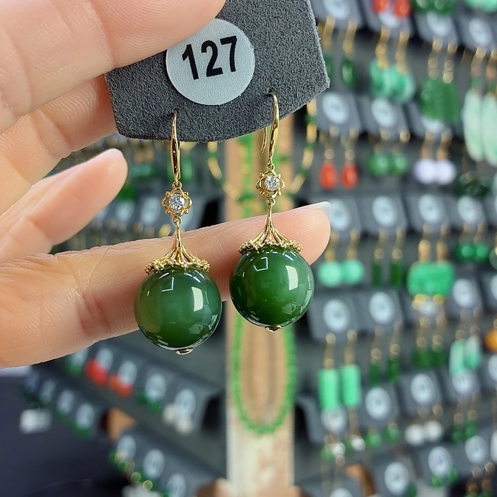 一***狗和田玉18K金镶嵌耳饰