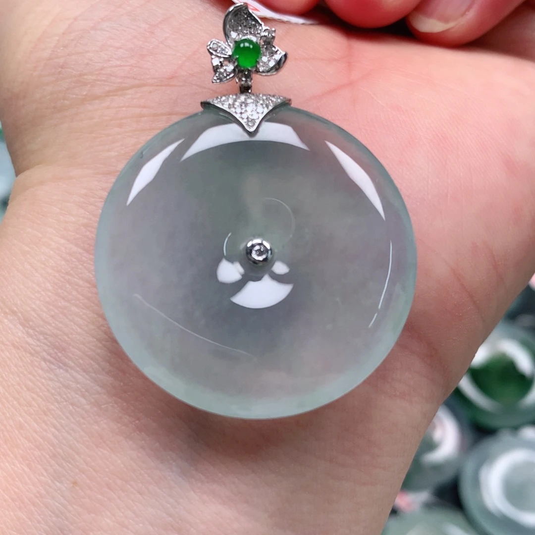 颈饰18K金镶嵌翡翠天然翡翠