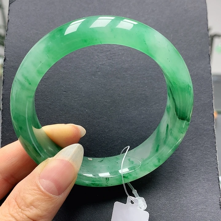 石英质玉手镯未镶嵌奥*宝