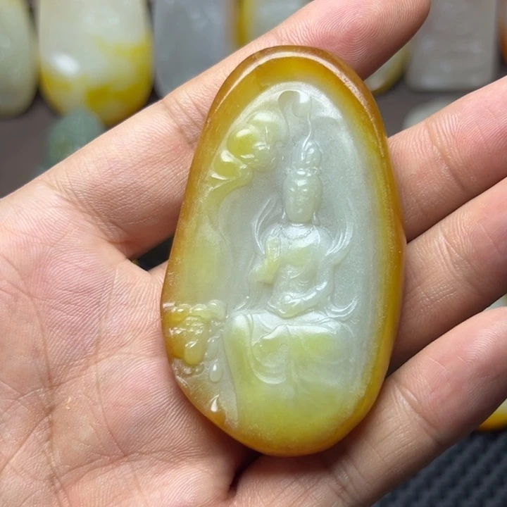 颈饰未镶嵌和田玉