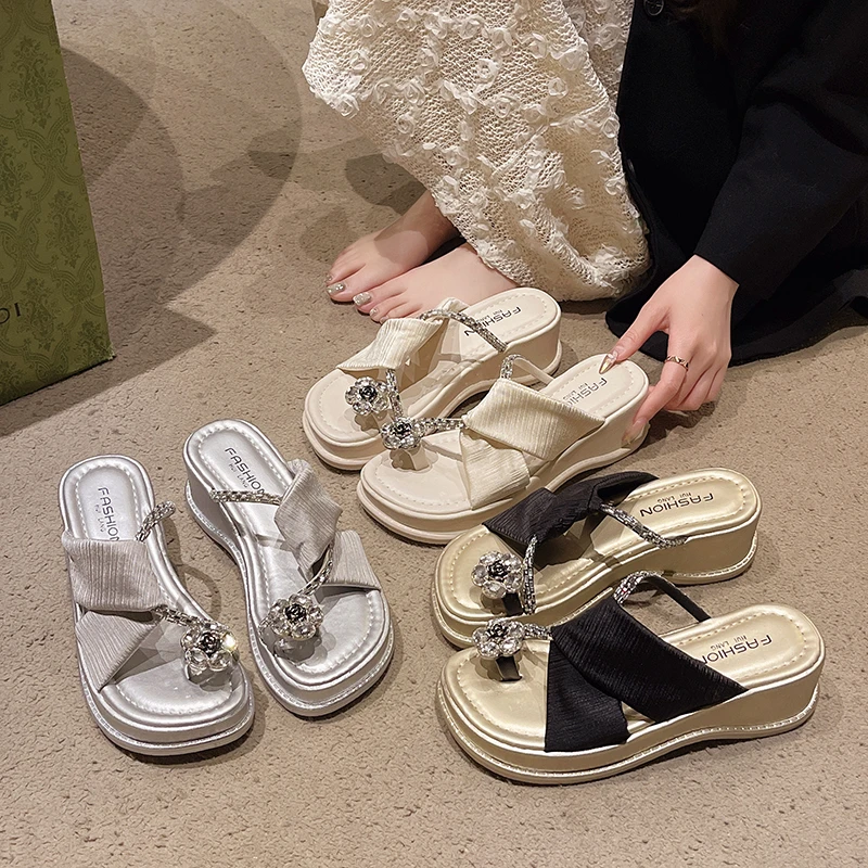 网红水钻凉鞋拖女夏外穿精致2025年新款厚底套趾沙滩鞋休闲凉拖鞋
