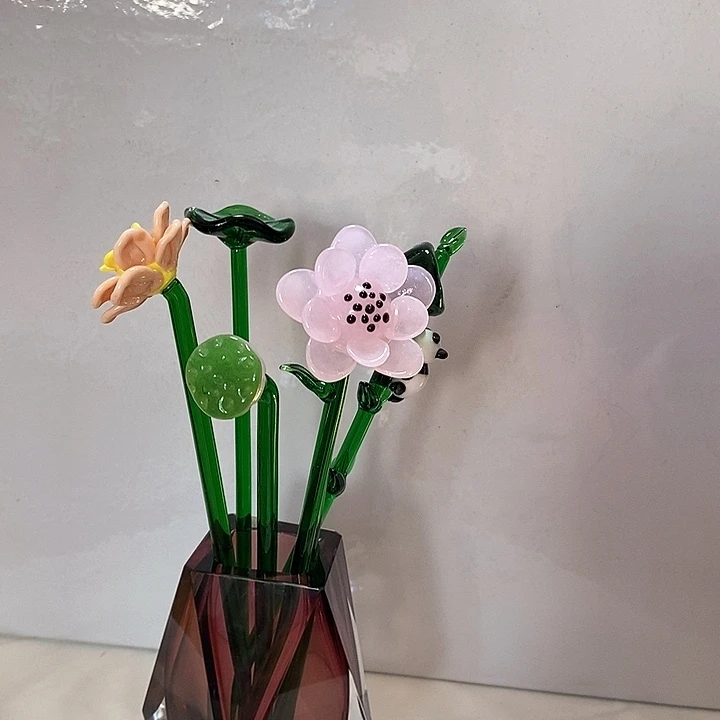 小花高15厘米宽3厘米