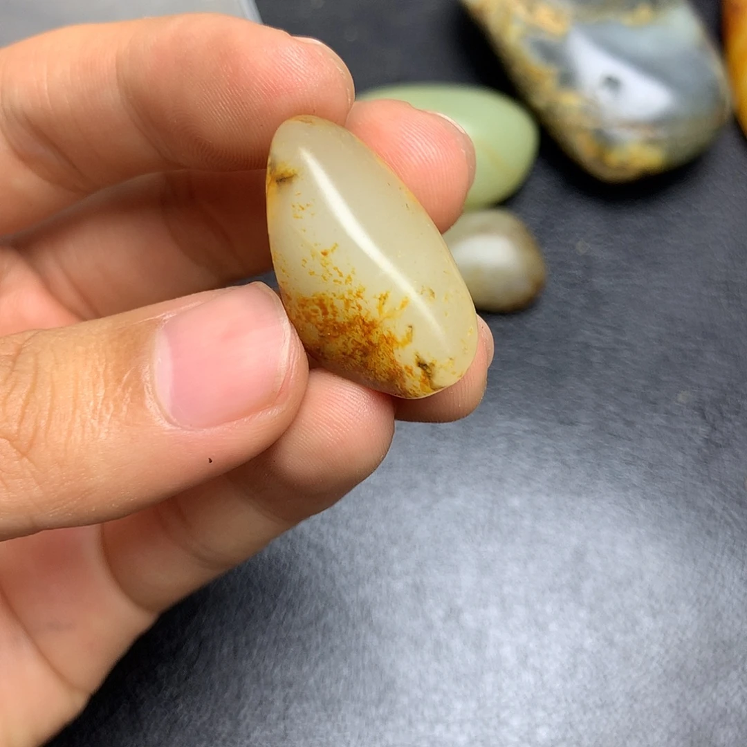 未镶嵌和田玉（糖玉）挂件
