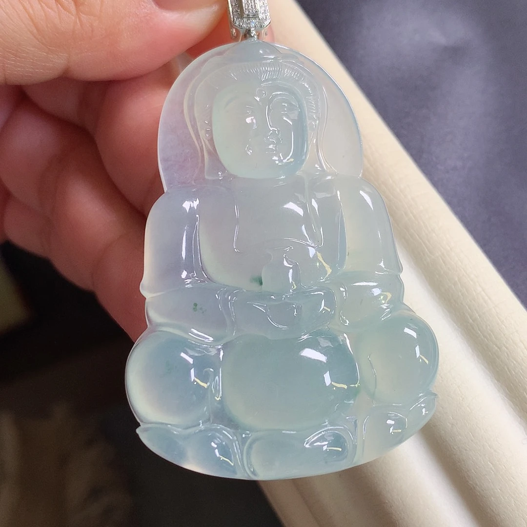 翡翠18K金镶嵌颈饰观音