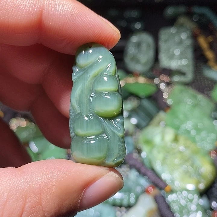 和田玉（糖玉）未镶嵌挂件