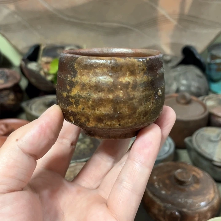 瓷片备前。      主人杯