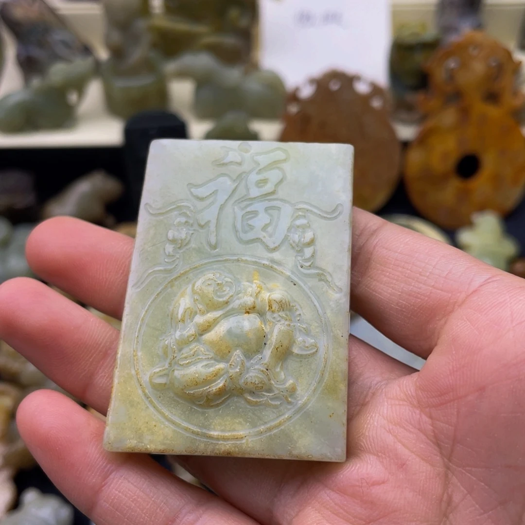 蛇纹石玉未镶嵌颈饰