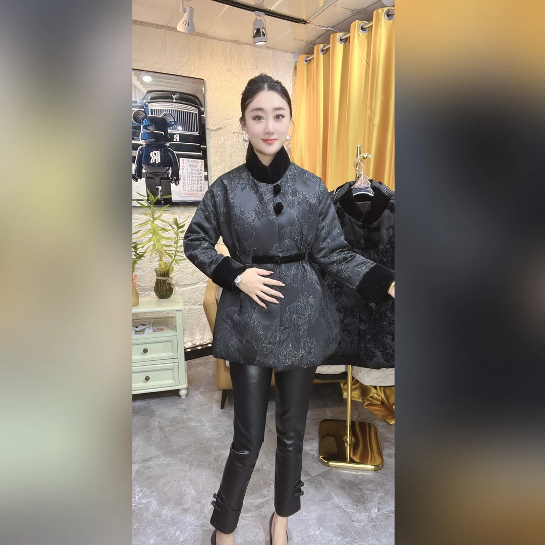 （9003）雪颖家2025年冬季新款显瘦百搭鎏金刺绣国风雪尼尔棉服女