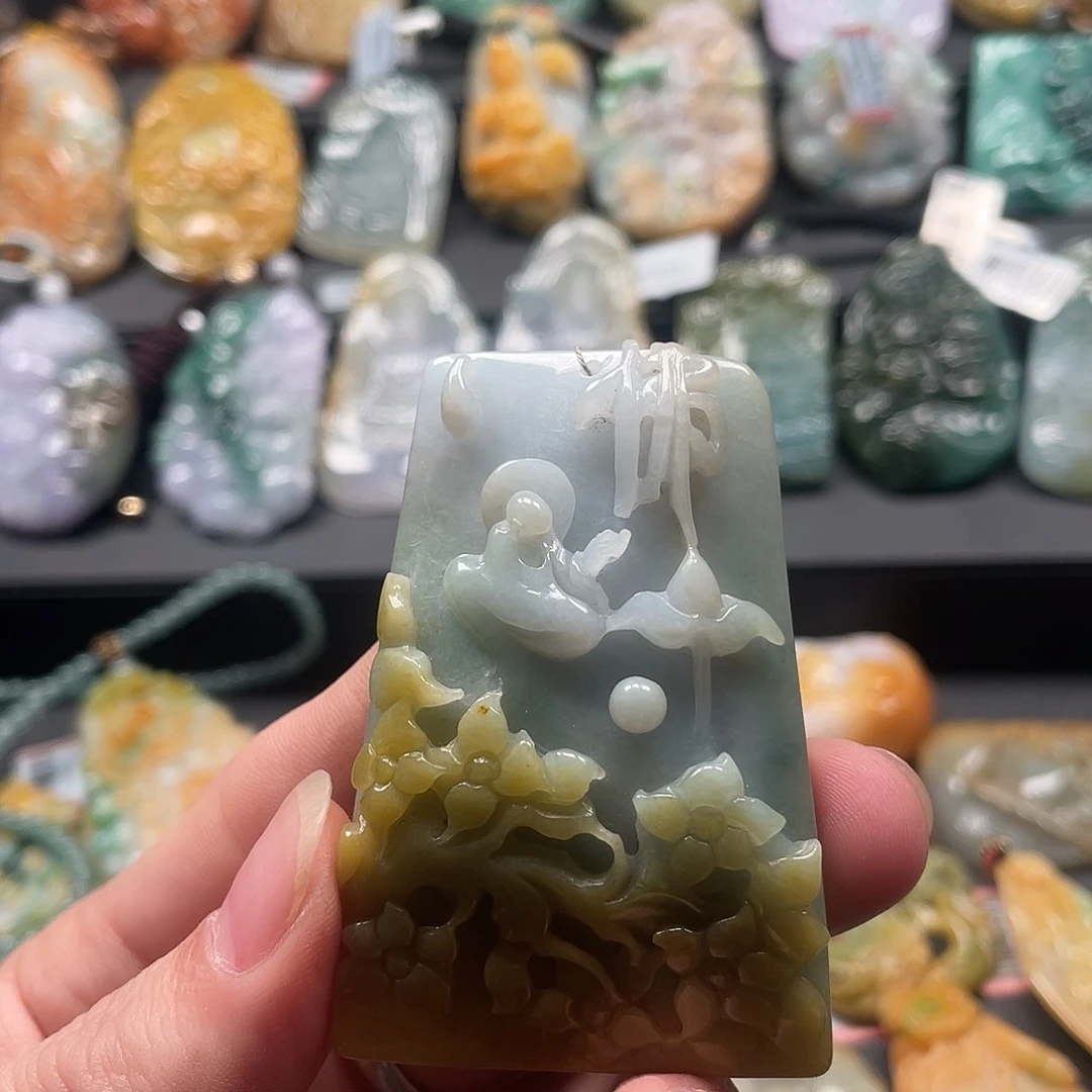 翡翠未镶嵌挂件腾冲