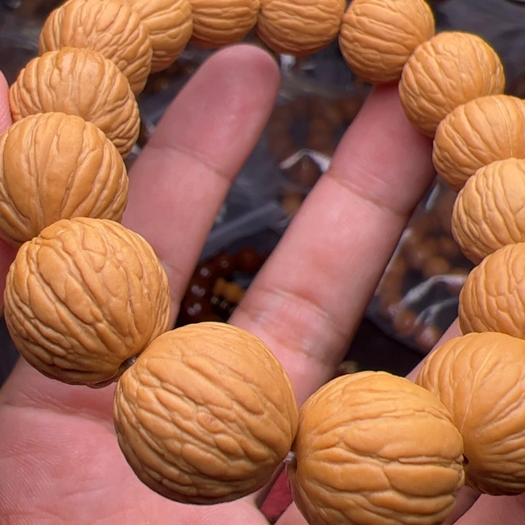 冈***齐猴头核桃吊坠卡路里