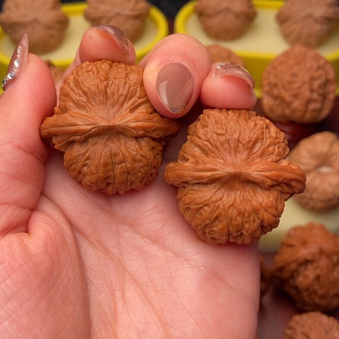 把件文玩核桃36红皮 血麒麟……