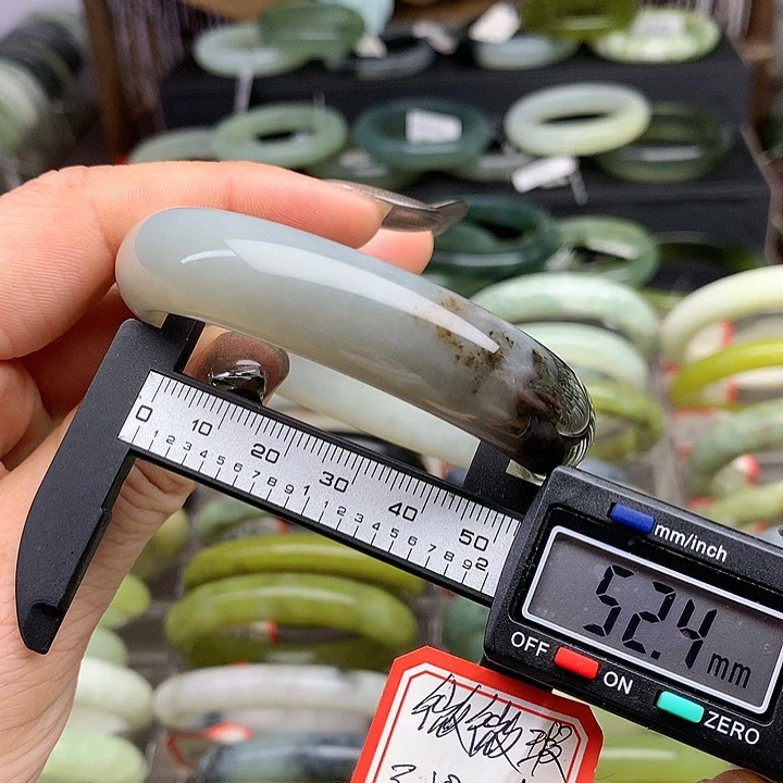 蛇纹石玉手镯未镶嵌273