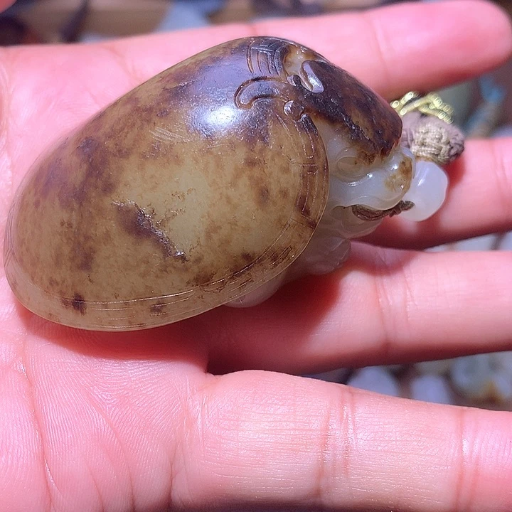 和田玉（糖玉）未镶嵌颈饰蓝**影