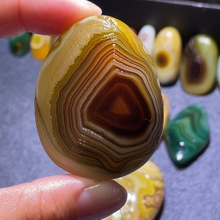 玛瑙/玉髓未镶嵌珠宝奇石