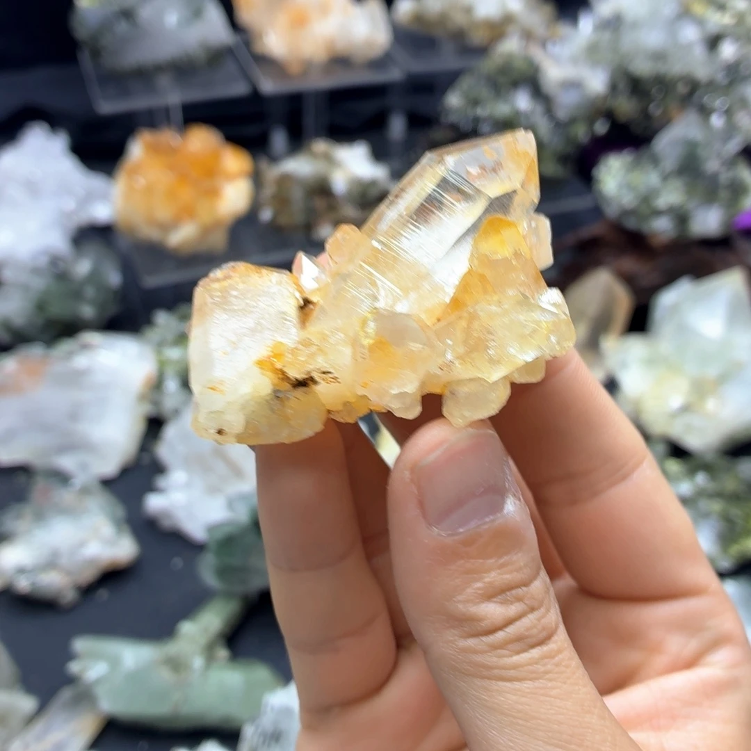 石材超透黄金喜马晶簇