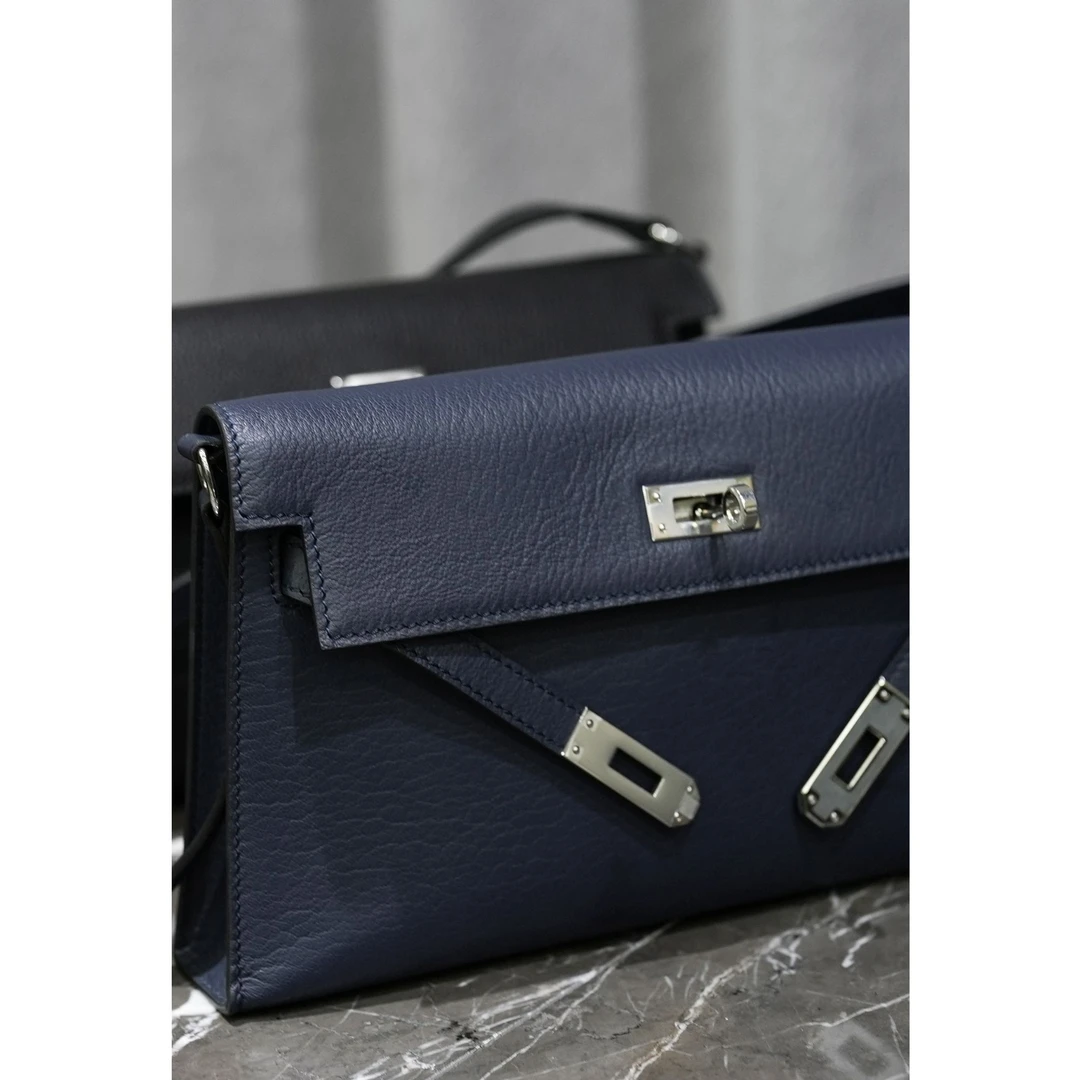 【屿阔】Z·R上品屋 复古百搭高级感锁扣手提包