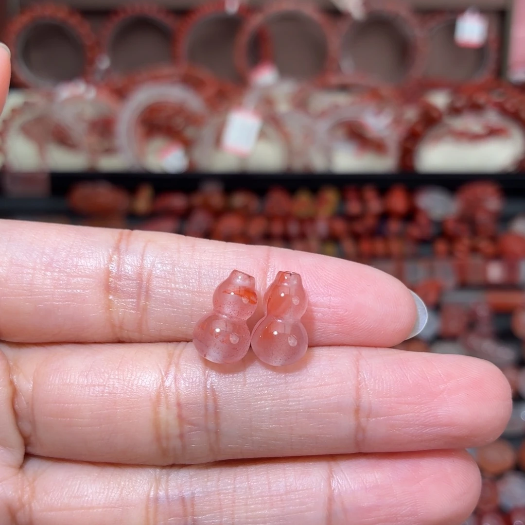 南红玛瑙未镶嵌颈饰通孔葫芦一对