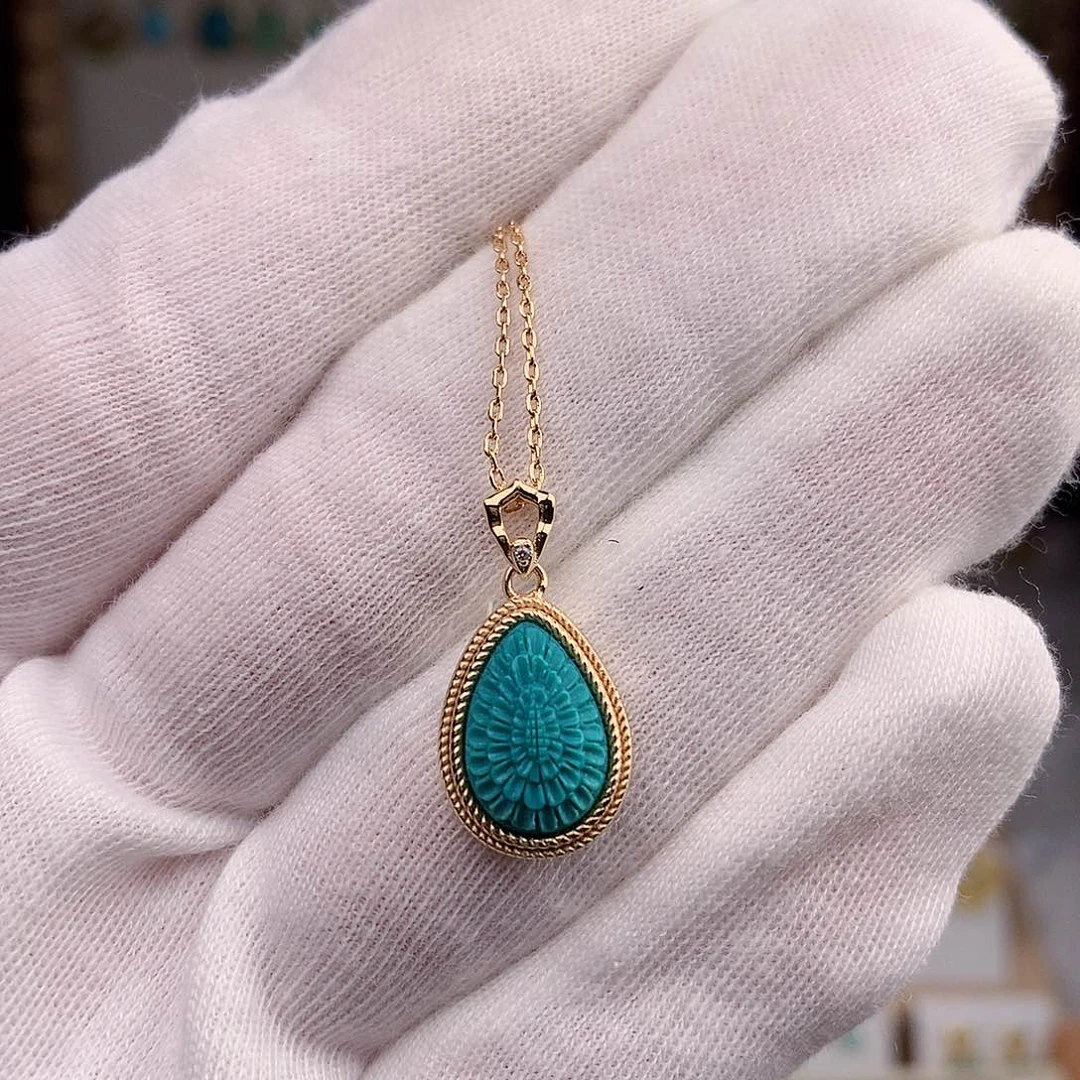 绿松石颈饰未镶嵌