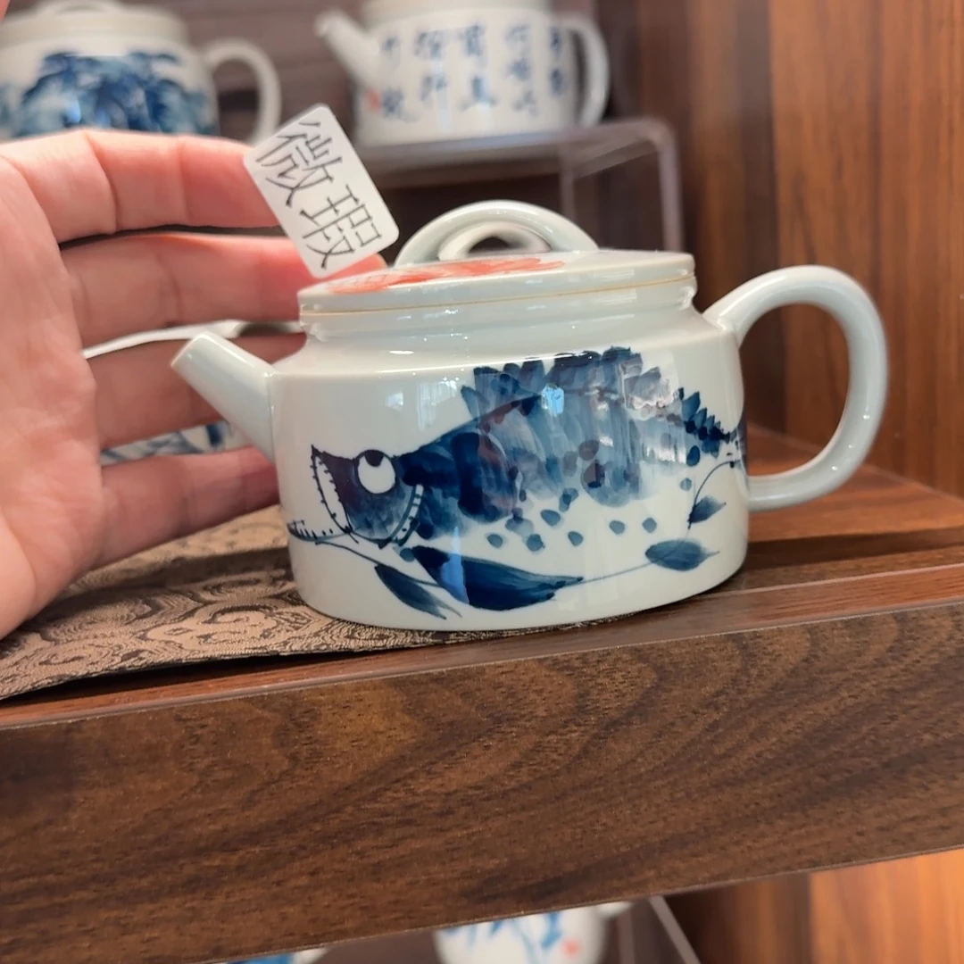 釉下手绘茶具微瑕