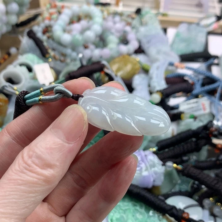 翡翠未镶嵌颈饰吊坠