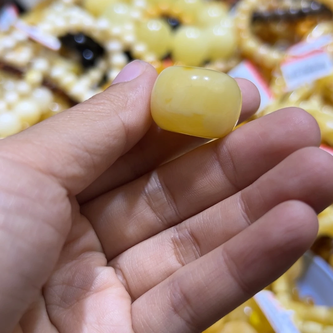 琥珀珠宝奇石未镶嵌