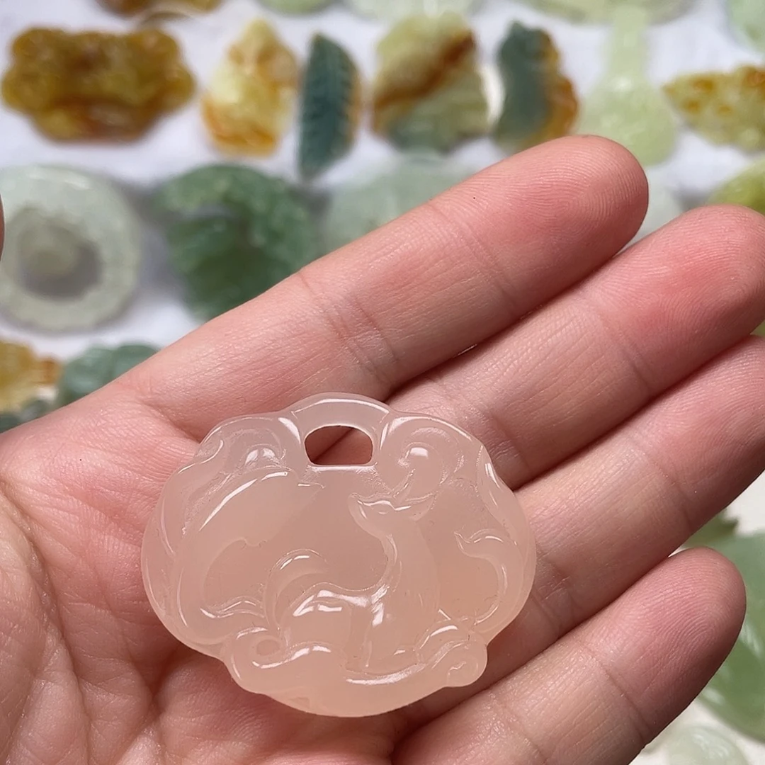 刘***头蛇纹石玉未镶嵌颈饰