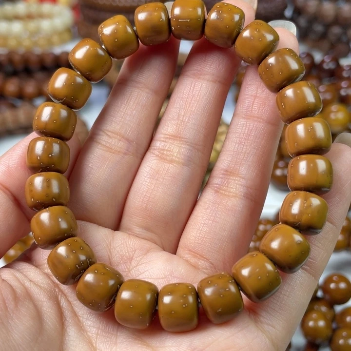 紫金鼠手串10×9实心老型练手瑕疵（暗斑）