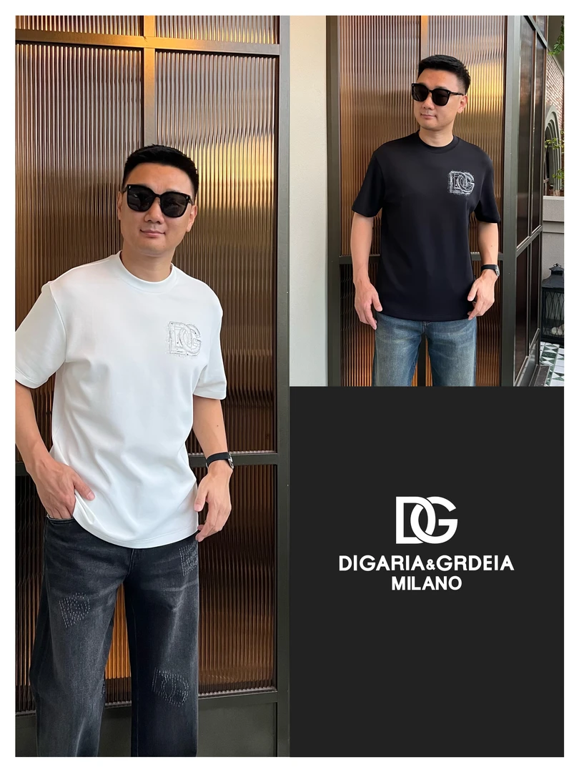 DG迪噶雅《国际行》2025秋男士简约时尚轻奢微宽松休闲圆领短袖T恤