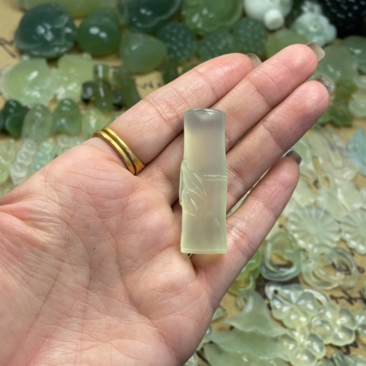 蛇纹石玉合金颈饰