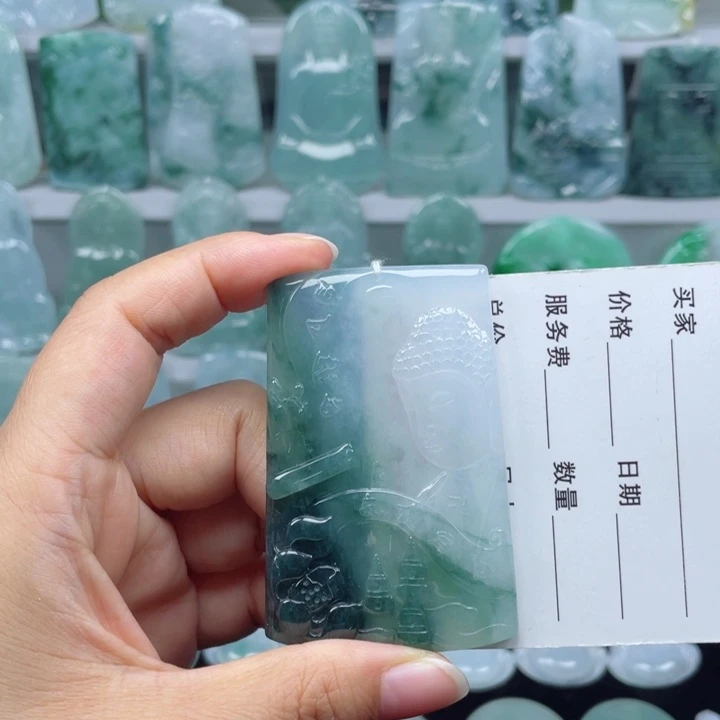 颈饰未镶嵌翡翠佛观天下