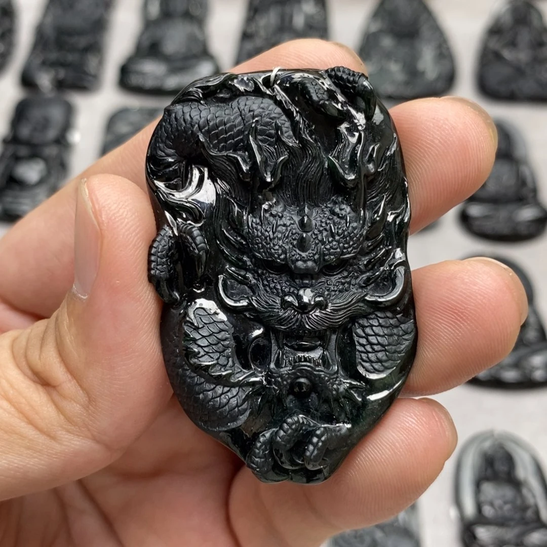 翡翠未镶嵌颈饰龙牌