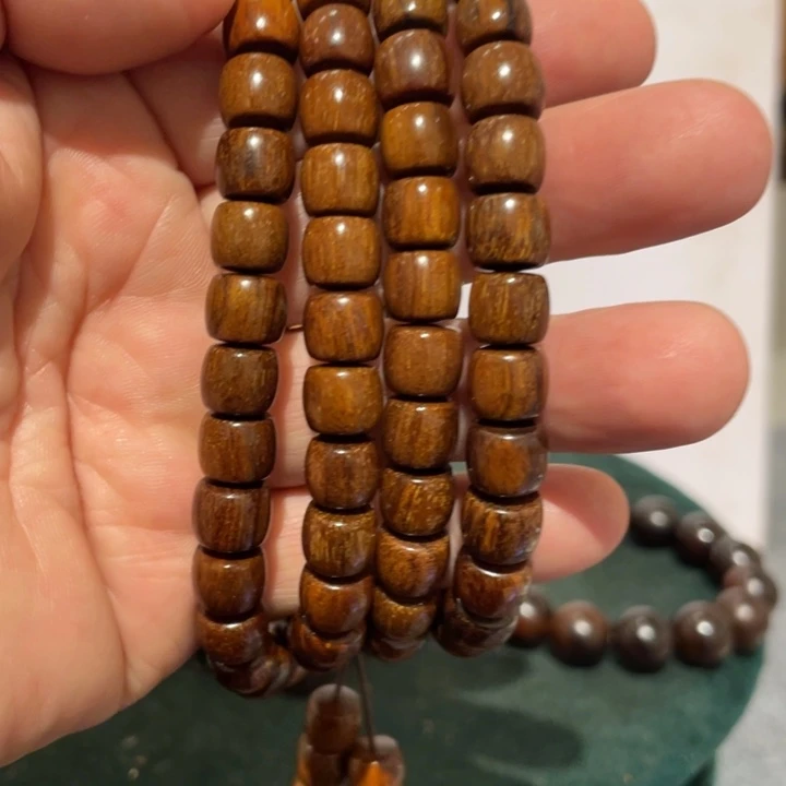 @***峰柏木（崖柏）0.8*0.9贡木手链