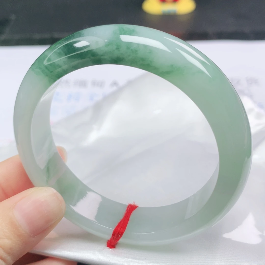 翡翠未镶嵌手镯正