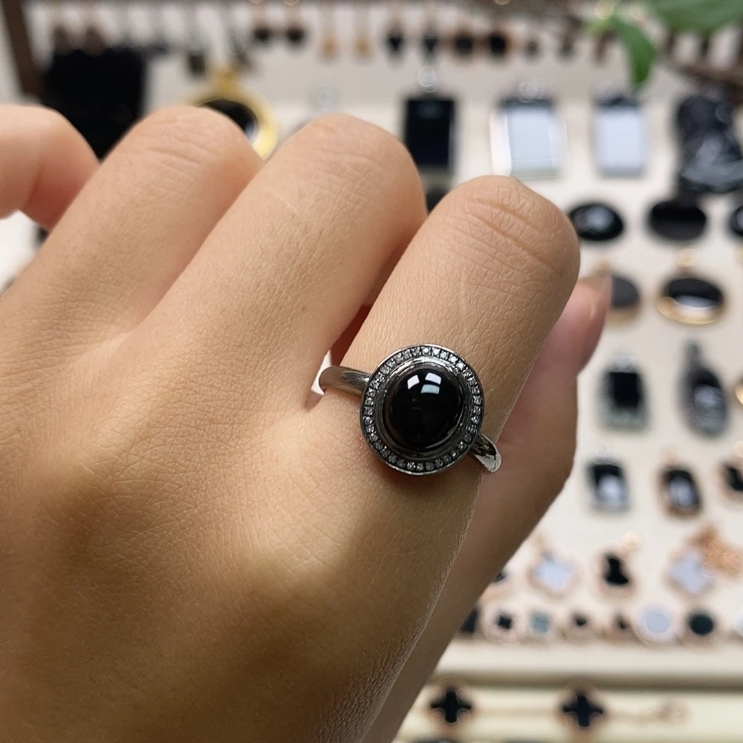 18K金镶嵌戒指翡翠