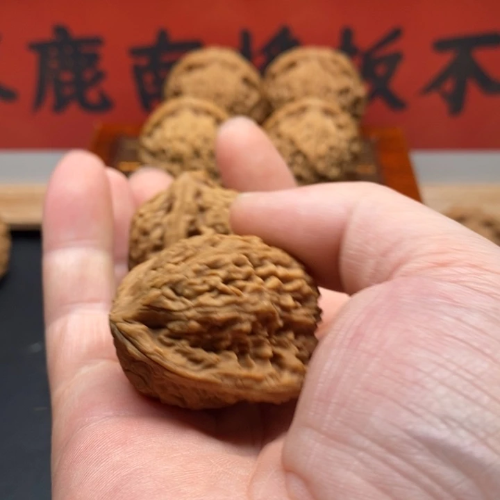 文玩核桃把件我*困南疆