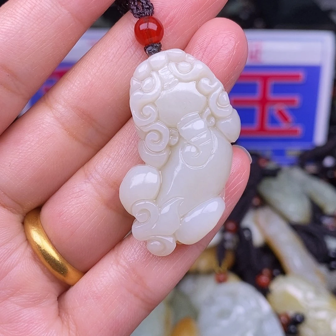 颈饰未镶嵌和田玉