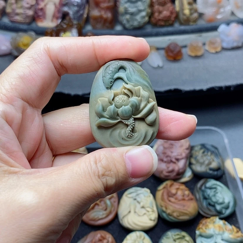 【闪购商品】定制石英质玉吊坠未镶嵌