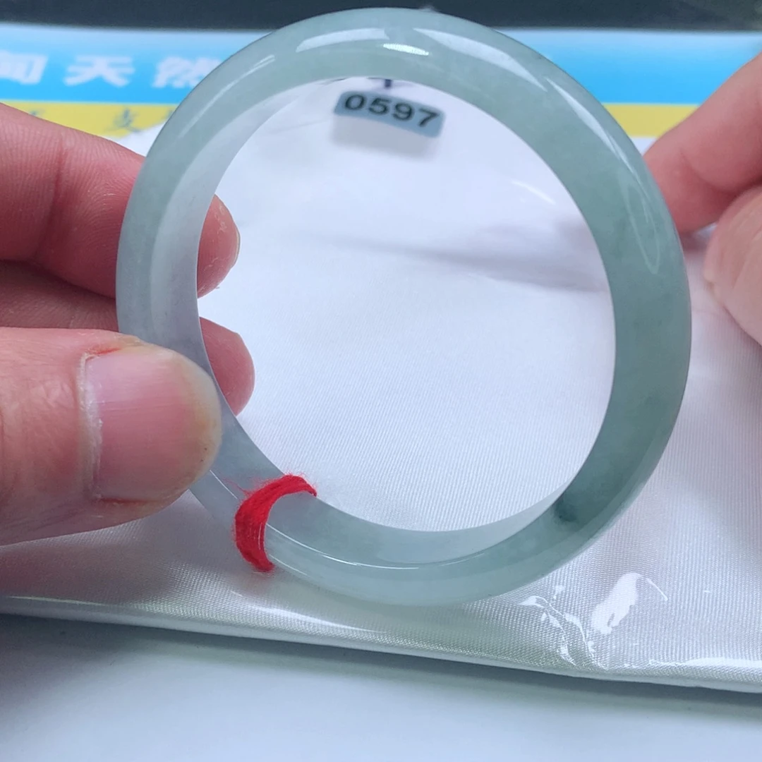 翡翠手镯未镶嵌龚**呀0597号