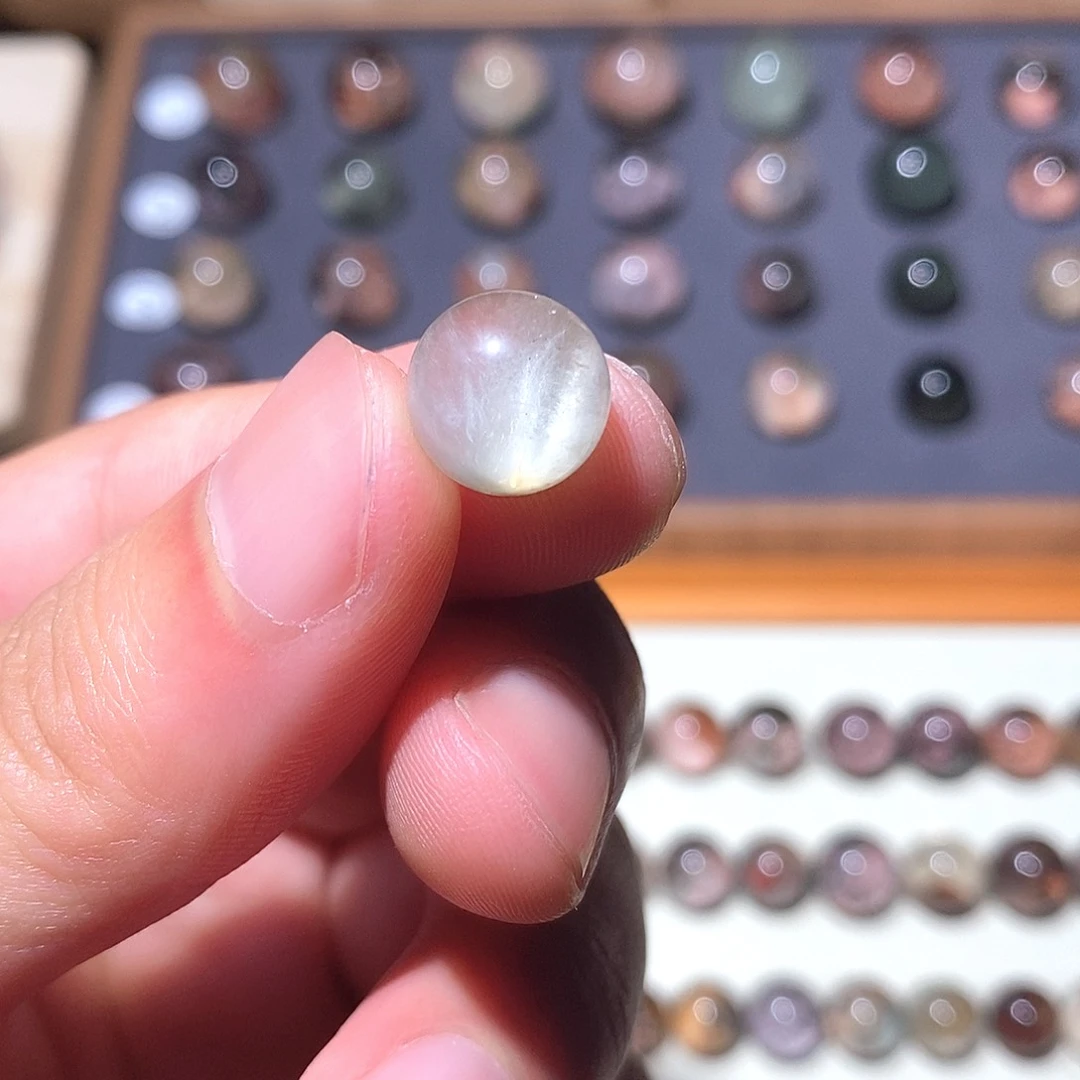 水晶未镶嵌珠宝半成品白兔毛卡10.6mm