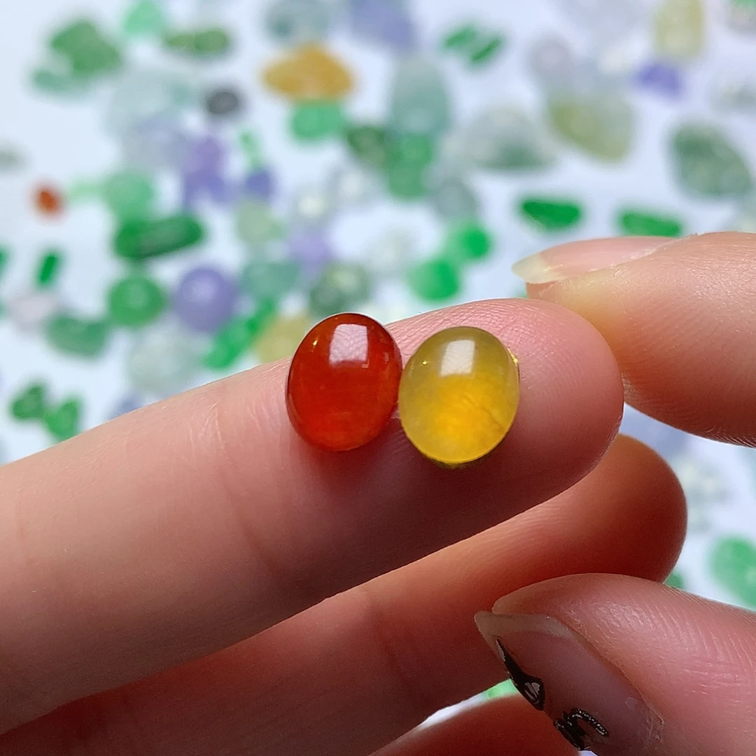 翡翠未镶嵌颈饰蛋