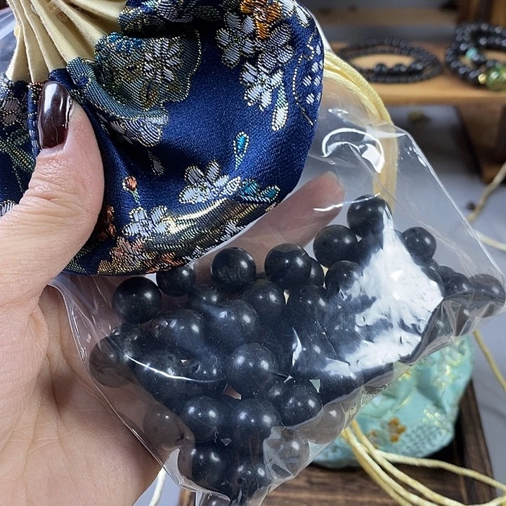 泥塑੯****瑕疵黑龙涎1.2和1.0香包