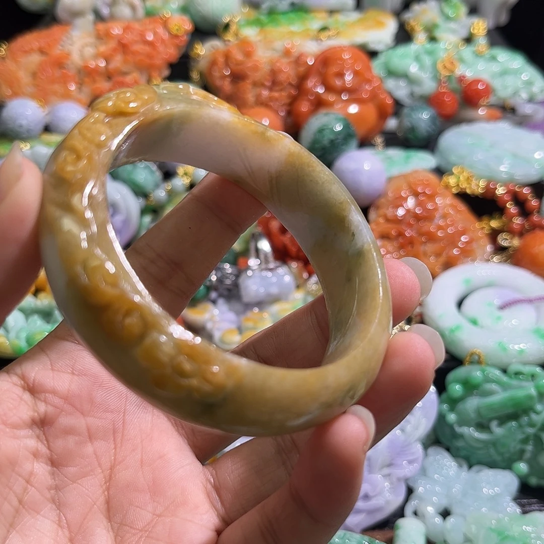 颈饰未镶嵌翡翠待编织