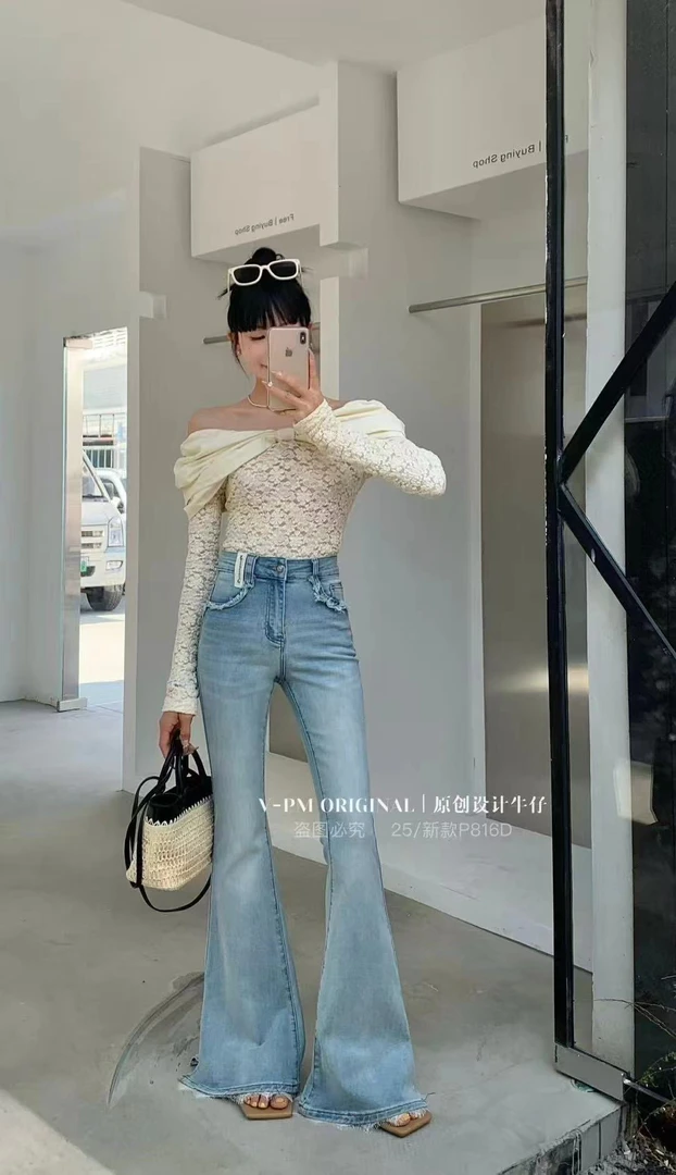 浅色高腰喇叭牛仔裤显瘦显高时尚设计感微喇裤女春季百搭